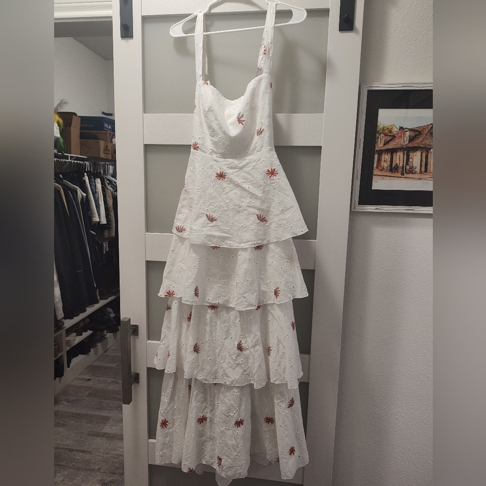 NWT Elisa Dress - Elegant White Floral Tiered Dress - Size M - Picture 4 of 7